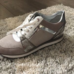 MK women’s shoes size 7M